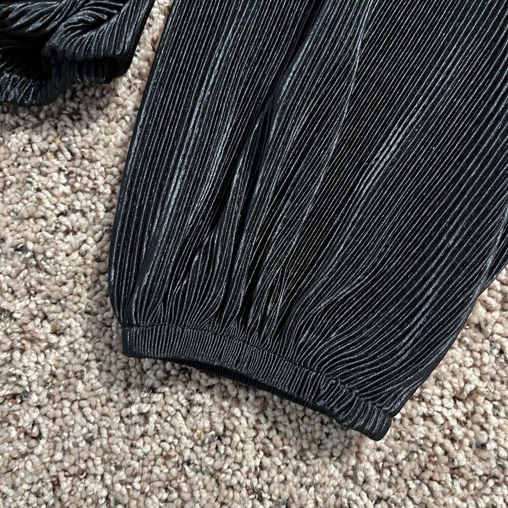 ASTR The Label Blouse Womens Large‎ Black Pleated Wrap V Neck Long Sleeve Top - Picture 5 of 9